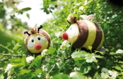 Nici 44480 Biene Classic Bear Bär Ca 12cm Plüsch Kuscheltier 11 Nici 44480 Biene Classic Bear Bär Ca 12cm Plüsch Kuscheltier -Spielzeug Discounter 44480 10 444481 Milieu 2048x1316