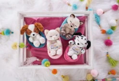 Nici 47892 Sleeping Pets Kittie Schlafende Katze Leopardmuster Im Körbchen 12cm -Spielzeug Discounter 47890 07 47891 47892 47893 Milieu vorl 2048x1391 1